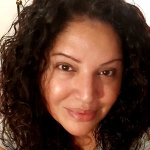 Meet your Posher, Loriana